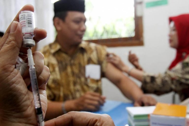 Mengapa Vaksin Meningitis Jadi Prioritas Utama Sebelum ke Tanah Suci?