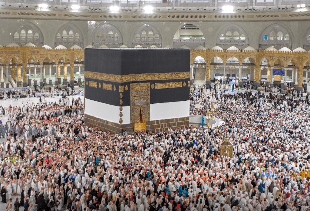 Pengangkatan Kiswah Ka’bah: Tanda Dimulainya Musim Haji 2025